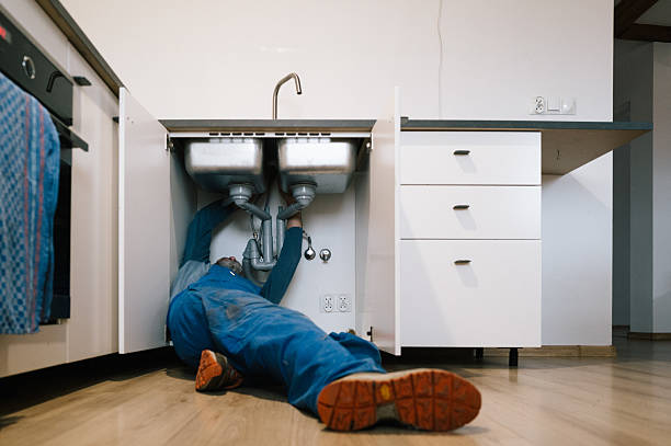 Professional Emergency Plumber technician working in Warminster, PA